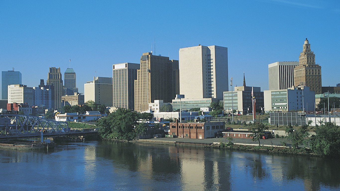 NEWARK, NJ